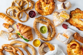 Anunturi UK Angajam personal la Golden Crust