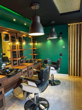Anunturi UK Angajez frizer/ barber